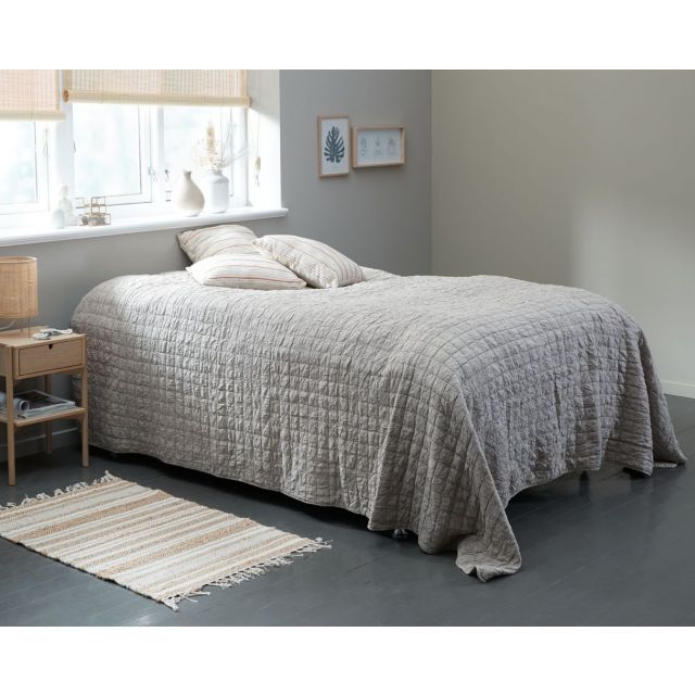 Bed throw VALMUE 240x260 beige
